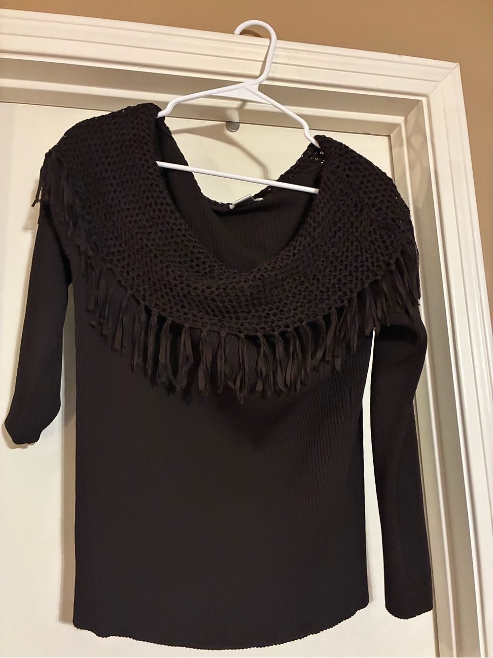 Off-the-Shoulder Fringe Knit Sweater - Black